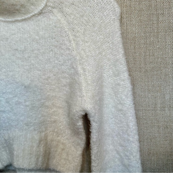 🤍UO Avril Cropped Mock Neck Jumper🤍 - Picture 11 of 11